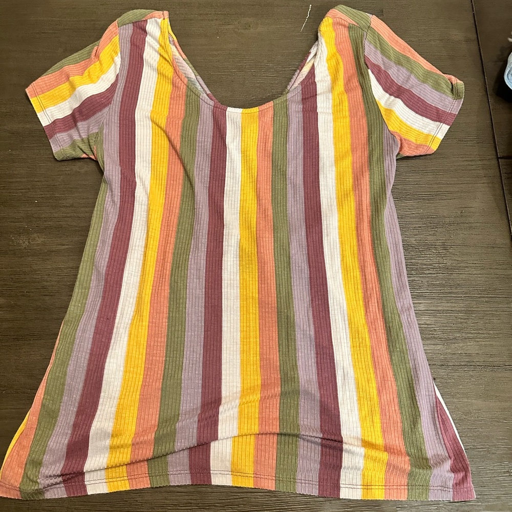 Daytrip Stripped Top w/ Cute Back Cutout Twist Size Small